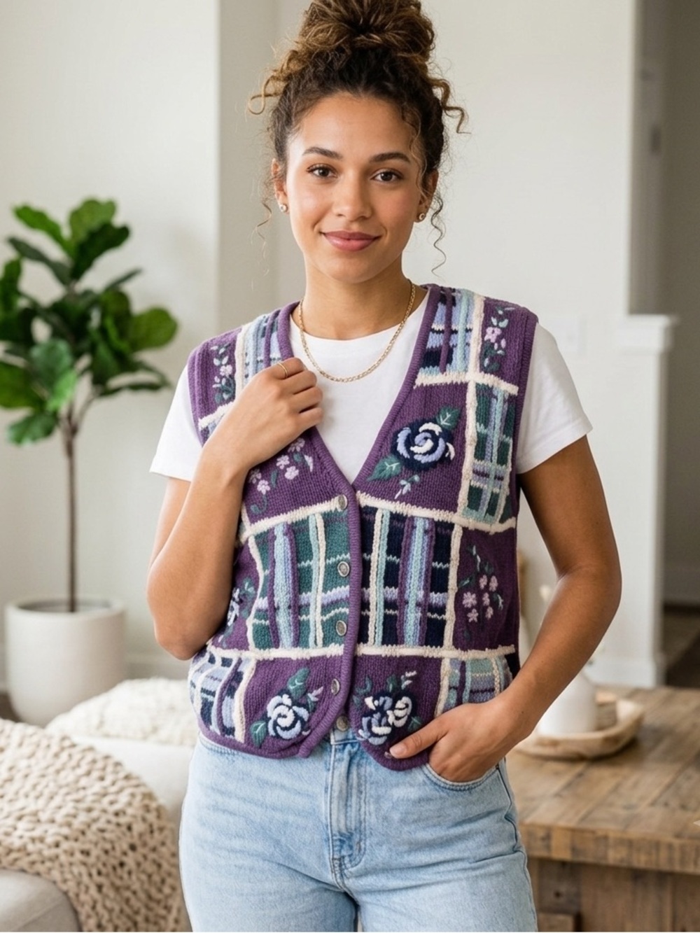 VTG Hand Embroidered Cottagecore Grannycore Purple Floral Knit Vest Size Medium